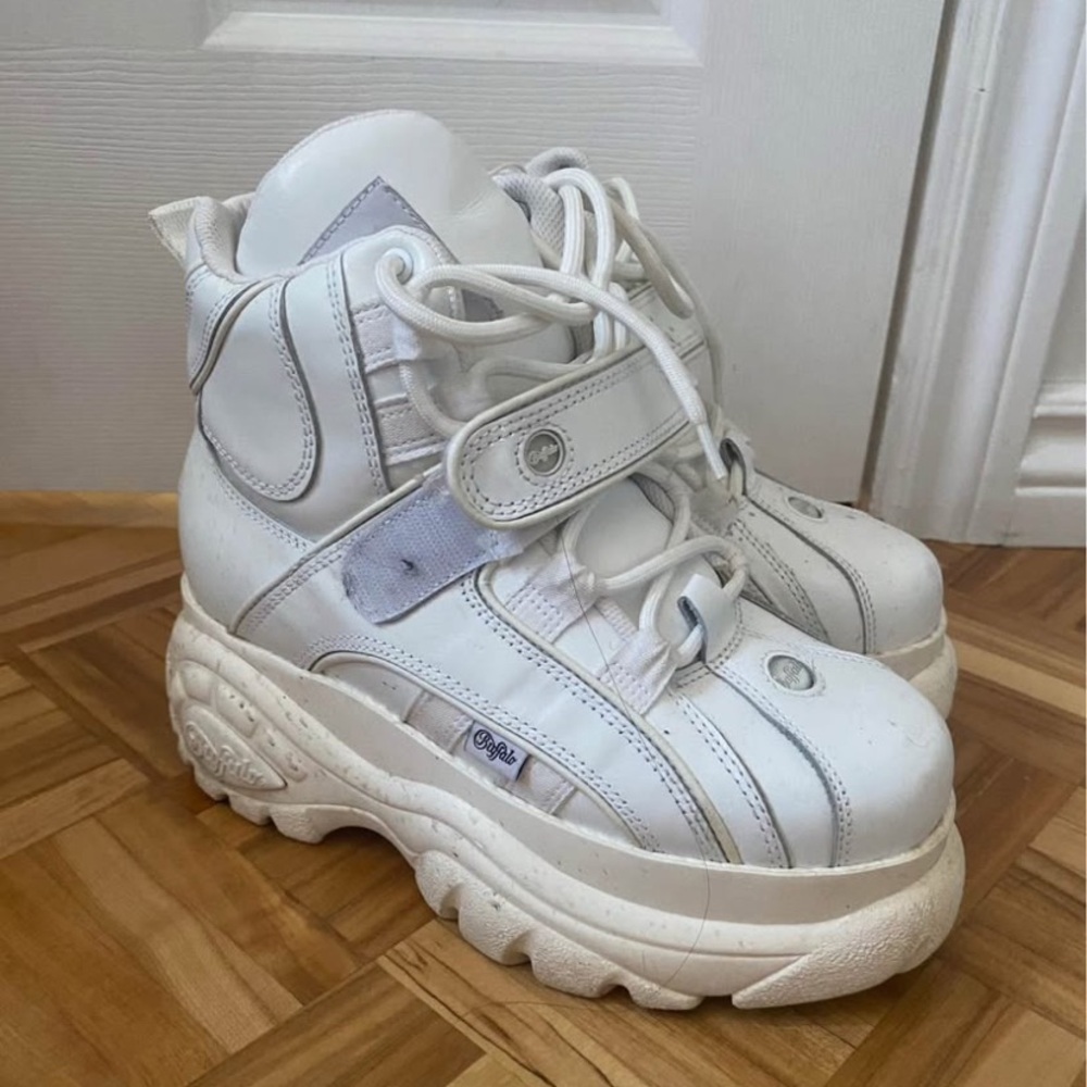 Buffalo London white platform shoes